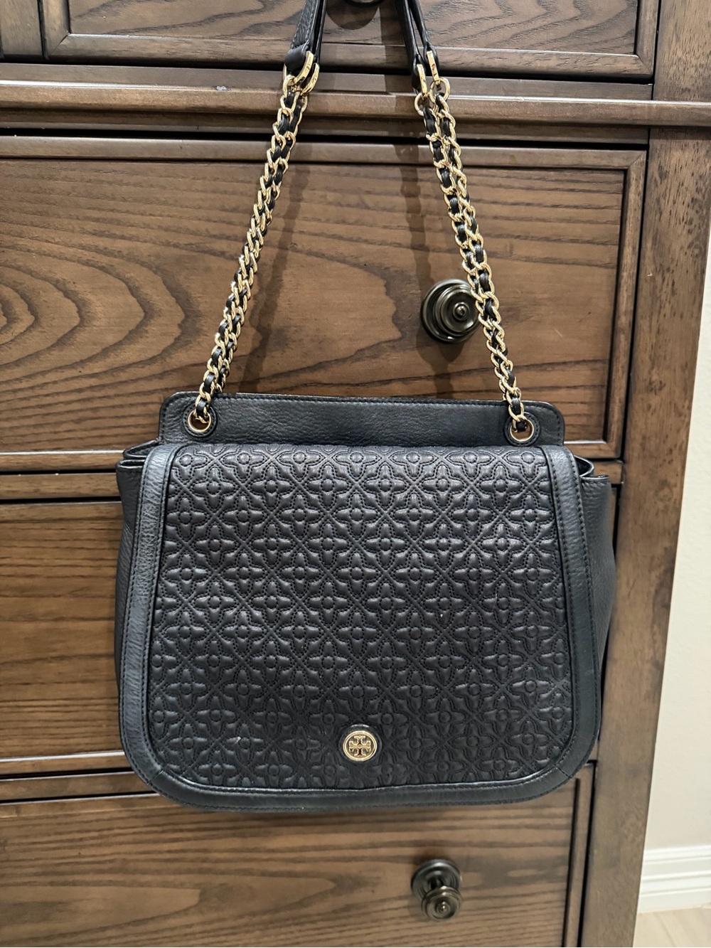 Quilted Leather Chain-Handle Shoulder Bag - Black